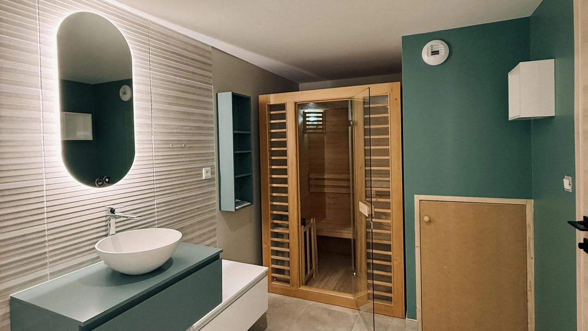 Le Relais Nordique Hotel Giron 3*,